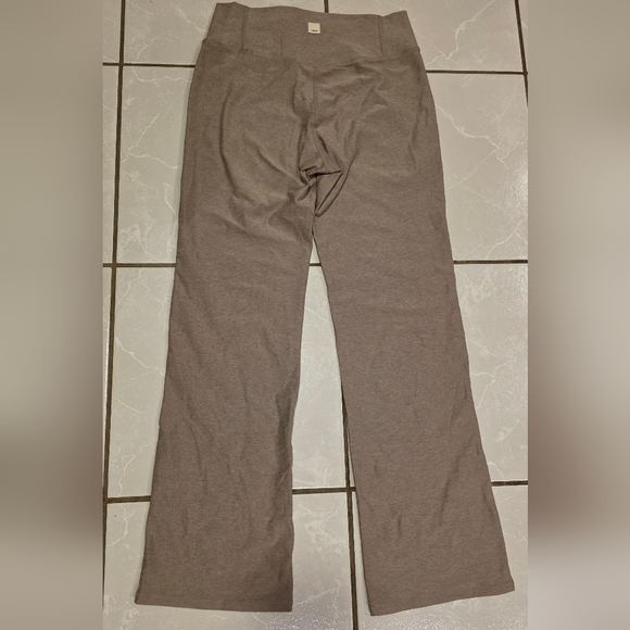 Vuori Womens Pants Mid Rise Elevation Slim Bootcut - Picture 3 of 7